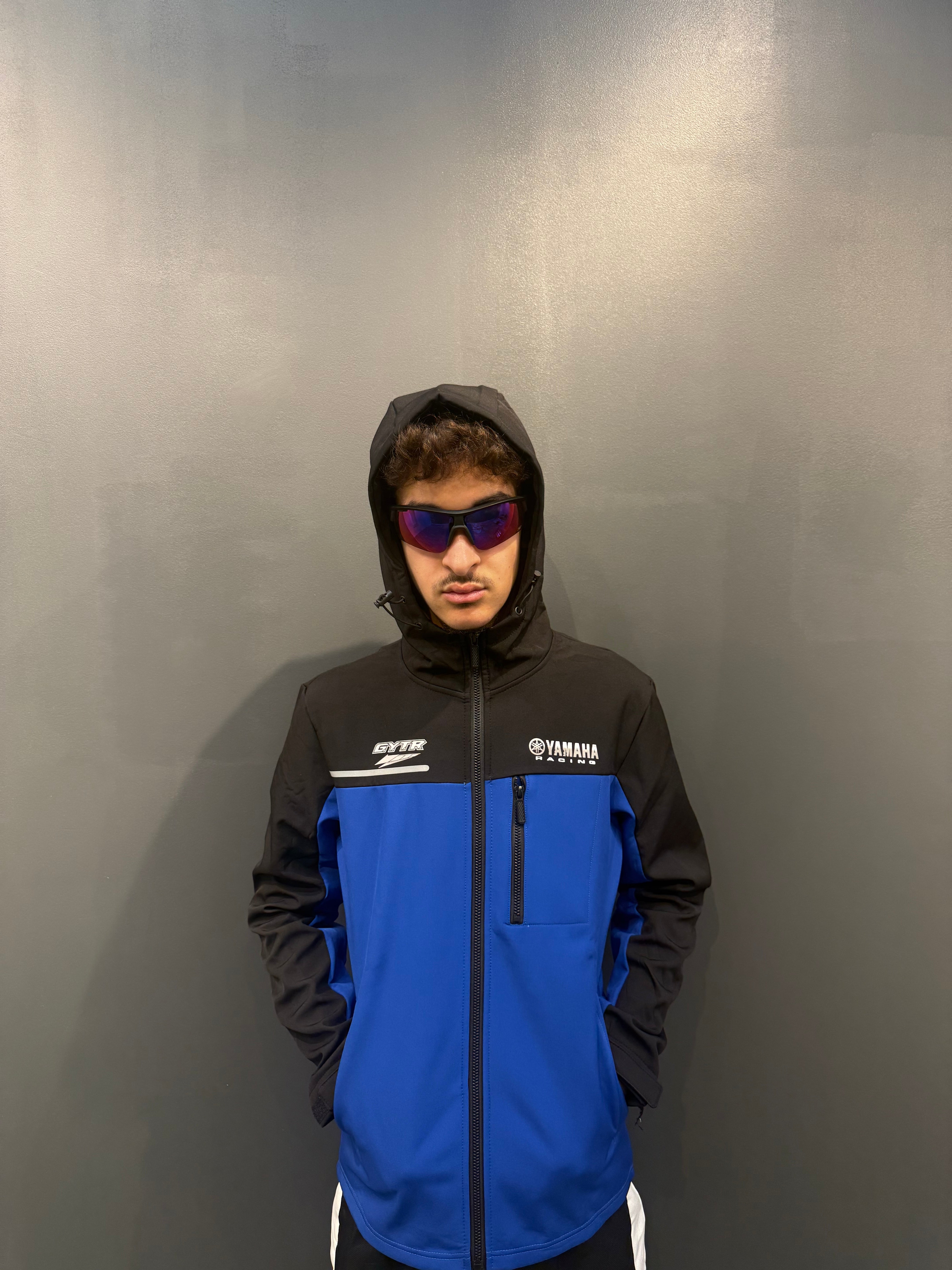 Veste Yamaha Racing - Noir & Bleu roy avec poche zippée frontale