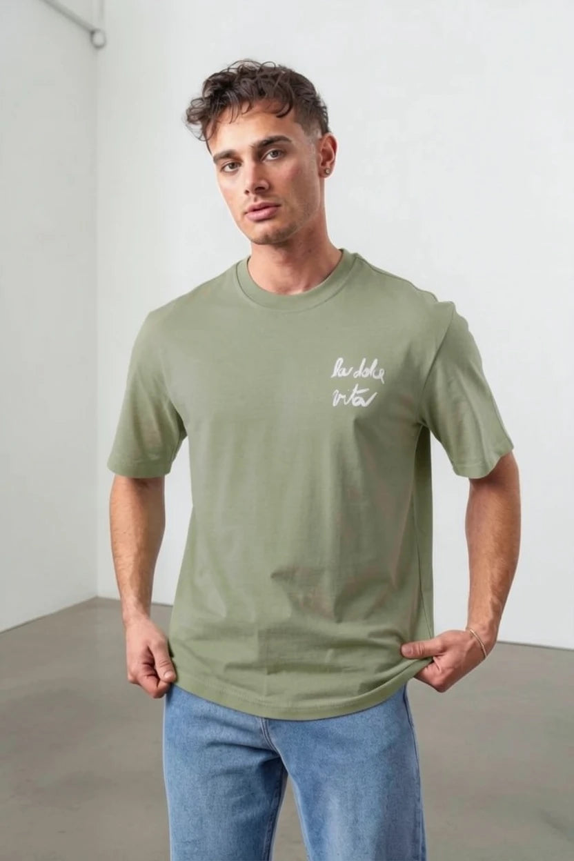 T-Shirt "La Dolce Vita" – Édition Signature Cursive