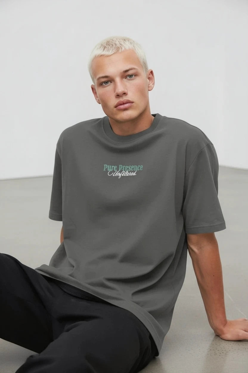 T-Shirt Graphique "Pure Presence" – Doberman