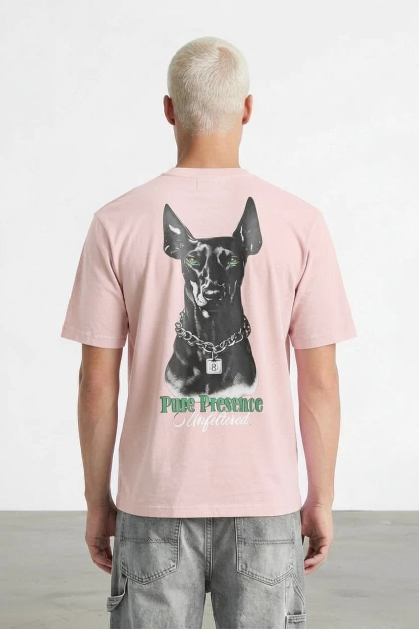 T-Shirt Graphique "Pure Presence" – Doberman