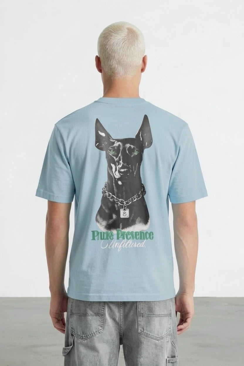 T-Shirt Graphique "Pure Presence" – Doberman