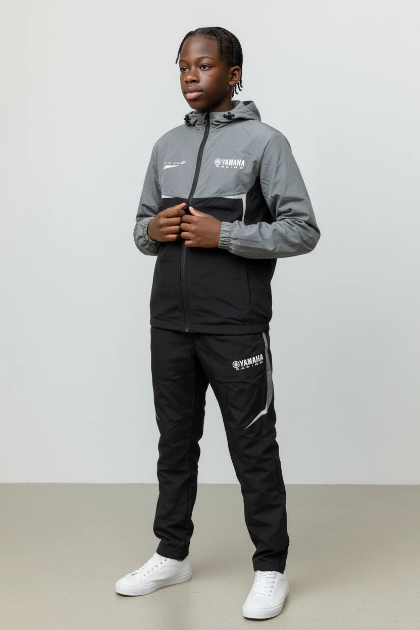 Ensemble Survêtement Yamaha Kid – Gris & Noir avec détails fluorescents