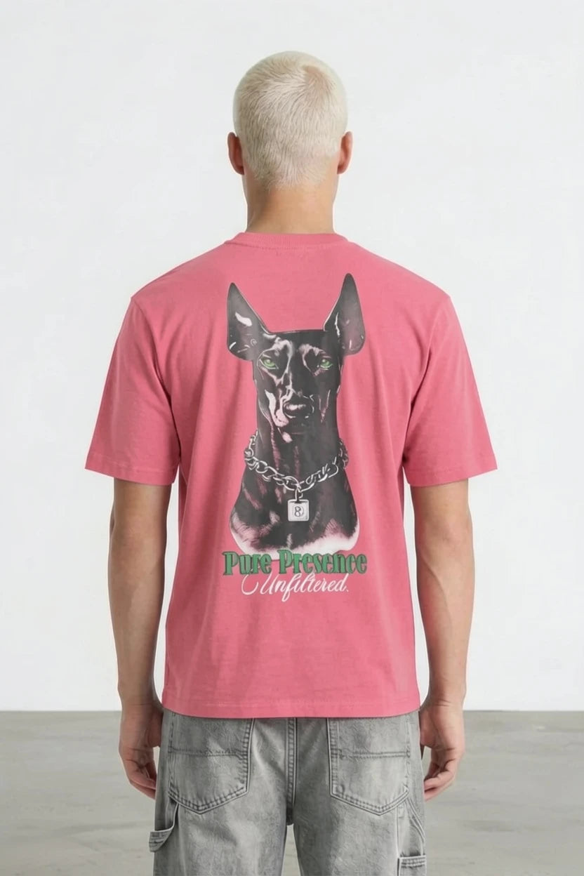 T-Shirt Graphique "Pure Presence" – Doberman