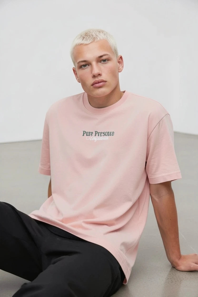 T-Shirt Graphique "Pure Presence" – Doberman